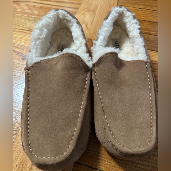 UGG Men’s Slippers 12 Wide